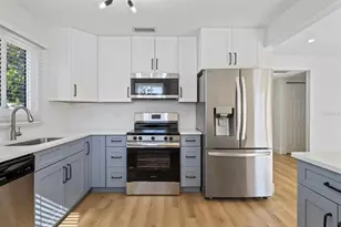 1013 Country Club Blvd, Cape Coral, FL 33990 - Photo 5