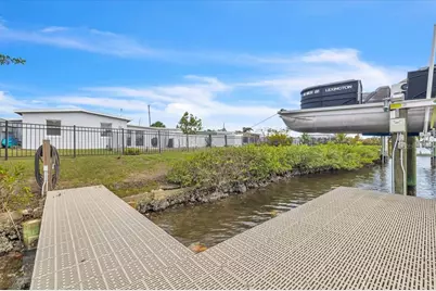 137 Poinsettia Circle NE, Port Charlotte, FL 33952 - Photo 27