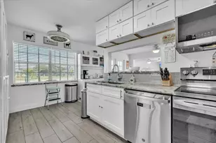 137 Poinsettia Cir NE, Port Charlotte, FL 33952 - Photo 11