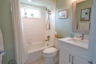 204 Carriage House Ln, Nokomis, FL 34275 - Photo 25