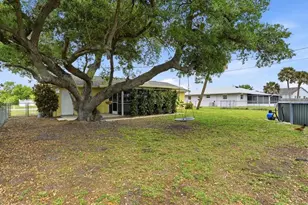 755 Hartford Dr NW, Port Charlotte, FL 33952 - Photo 21