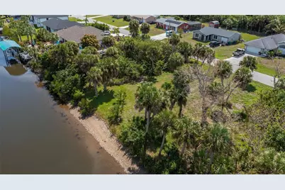 18546 Ashcroft Circle, Port Charlotte, FL 33948 - Photo 3