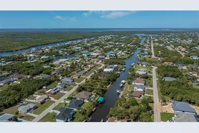 18546 Ashcroft Circle, Port Charlotte, FL 33948 - Photo 27