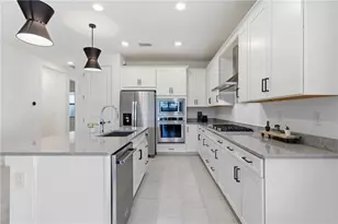 18516 Dayspring Pl, Venice, FL 34293 - Photo 9