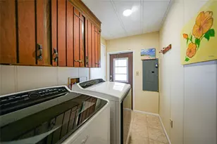 554 Parkwood Ave, North Port, FL 34287 - Photo 35