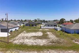 3605 W Gator Cir, Cape Coral, FL 33909 - Photo 1