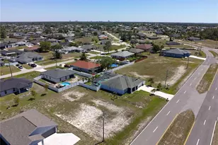 3605 W Gator Cir, Cape Coral, FL 33909 - Photo 11