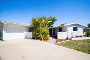 209 Deerfield Ave NE, Port Charlotte, FL 33952 - Photo 5