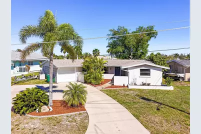 209 Deerfield Avenue NE, Port Charlotte, FL 33952 - Photo 3