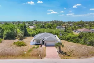 118 Boxwood Ln, Rotonda West, FL 33947 - Photo 5