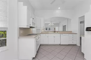 878 Chalmers Dr, Venice, FL 34293 - Photo 13