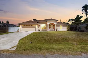 3131 Hercules Rd, Venice, FL 34293 - Photo 1