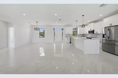 11058 Gulfstream Boulevard, Englewood, FL 34224 - Photo 7