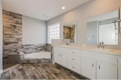 5238 Montserrat Court, Lakeland, FL 33812 - Photo 9