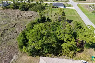 274 Sweetwater Dr, Rotonda West, FL 33947 - Photo 1