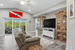 127 Glades Dr, Rotonda West, FL 33947 - Photo 7