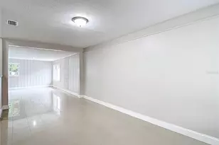 1328 Divot Ln, Tampa, FL 33612 - Photo 17