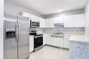 1328 Divot Ln, Tampa, FL 33612 - Photo 13