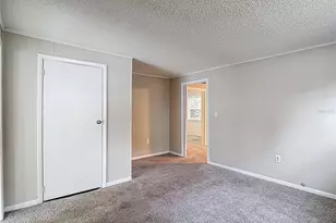 1328 Divot Ln, Tampa, FL 33612 - Photo 29