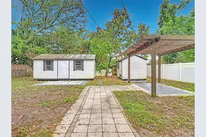 1328 Divot Lane, Tampa, FL 33612 - Photo 51