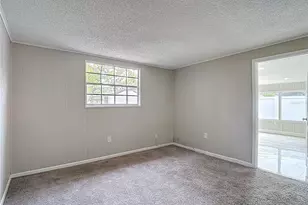 1328 Divot Ln, Tampa, FL 33612 - Photo 27