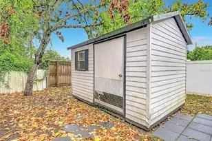 1328 Divot Ln, Tampa, FL 33612 - Photo 53