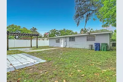 1328 Divot Lane, Tampa, FL 33612 - Photo 57