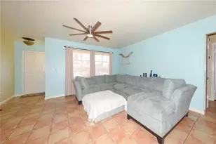 9215 Kingston Rd, Bradenton, FL 34210 - Photo 3