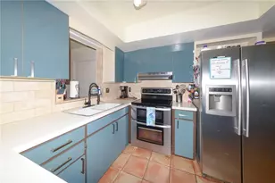 9215 Kingston Rd, Bradenton, FL 34210 - Photo 11