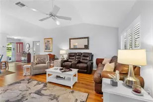 121 Costa Mesa Dr, Lady Lake, FL 32159 - Photo 9