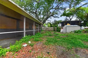 1423 18th St W, Bradenton, FL 34205 - Photo 3