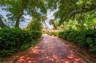 1105 Yorkshire St, Port Charlotte, FL 33952 - Photo 5