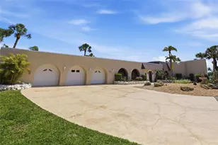 12902 SW David Dr, Lake Suzy, FL 34269 - Photo 3
