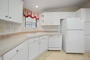 2100 Kings Hwy, Port Charlotte, FL 33980 - Photo 5