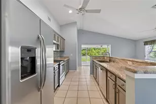 13440 SW Pembroke Cir N, Lake Suzy, FL 34269 - Photo 11
