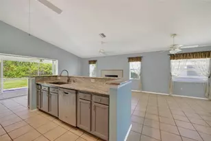 13440 SW Pembroke Cir N, Lake Suzy, FL 34269 - Photo 11