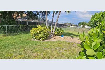 1823 SE 15th Street, Cape Coral, FL 33990 - Photo 21