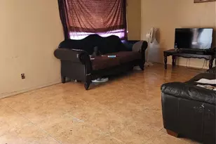 5733 Blueberry Ct, Lauderhill, FL 33313 - Photo 9
