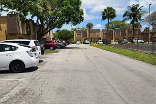 5733 Blueberry Ct, Lauderhill, FL 33313 - Photo 5