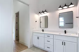 10262 Kingsville Dr, Port Charlotte, FL 33981 - Photo 19