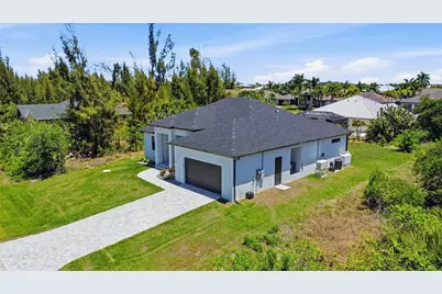 8105 Antwerp Circle, Port Charlotte, FL 33981 - Photo 31
