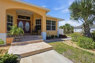 18319 Arapahoe Cir, Port Charlotte, FL 33948 - Photo 5