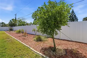 18319 Arapahoe Cir, Port Charlotte, FL 33948 - Photo 35
