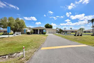 12538 SW Kingsway Cir, Lake Suzy, FL 34269 - Photo 31