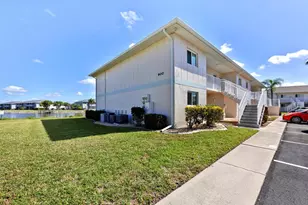 12538 SW Kingsway Cir, Lake Suzy, FL 34269 - Photo 5