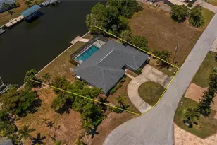 137 Sinclair St SE, Port Charlotte, FL 33952 - Photo 7