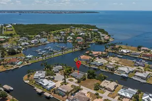 137 Sinclair St SE, Port Charlotte, FL 33952 - Photo 3