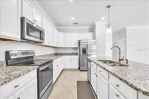9829 Hilltop Dr, Venice, FL 34292 - Photo 11