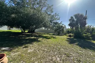 807 Haleybury St, Port Charlotte, FL 33948 - Photo 15