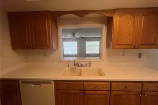 8250 Lombra Ave, North Port, FL 34287 - Photo 9